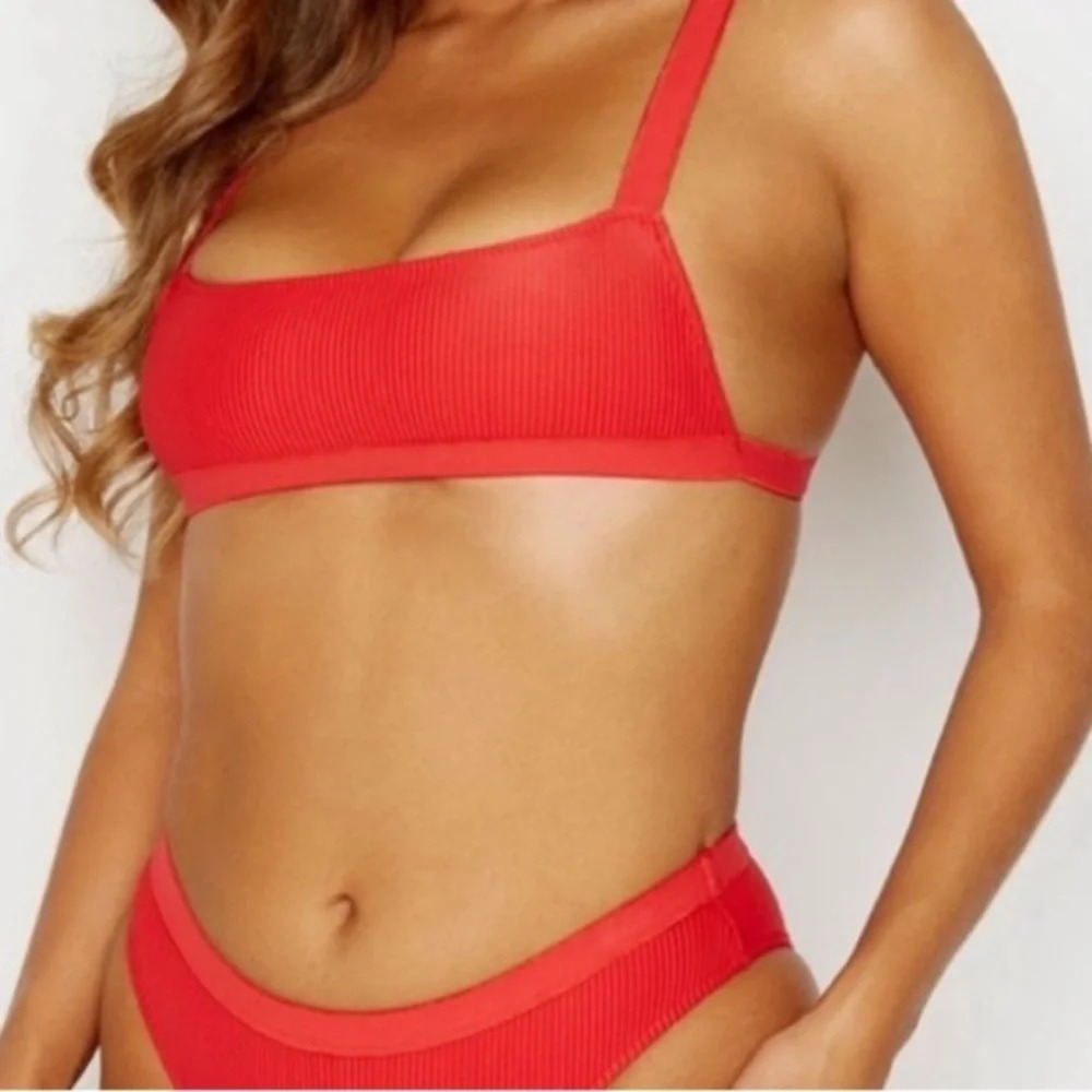 New! Frankie’s bikinis Gavin ribbed bikini top 21534